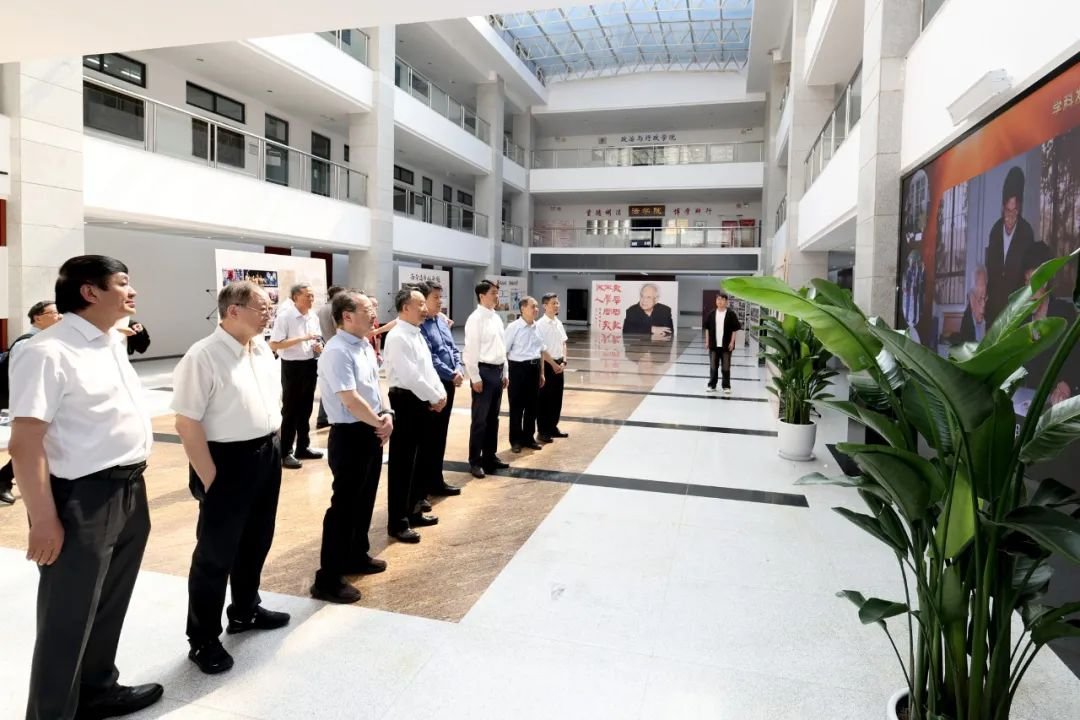 校安博app下载网站新手怎么玩书记曲