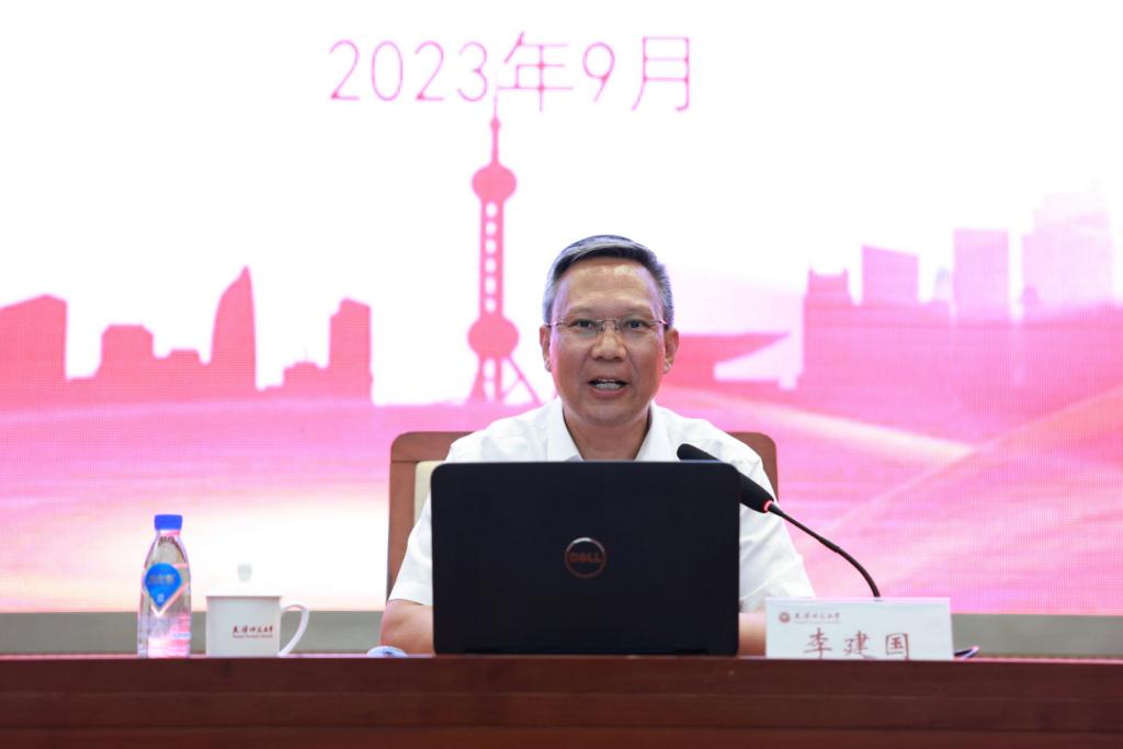 天津市总工会副主席张秀强
