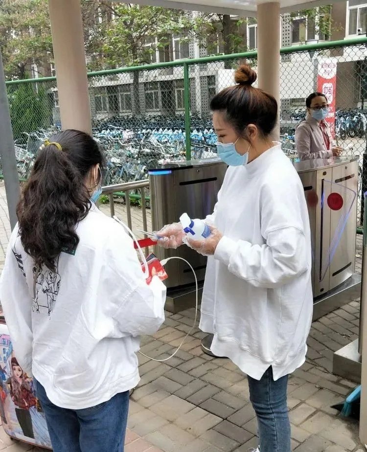 迎接首批学子“回家”
