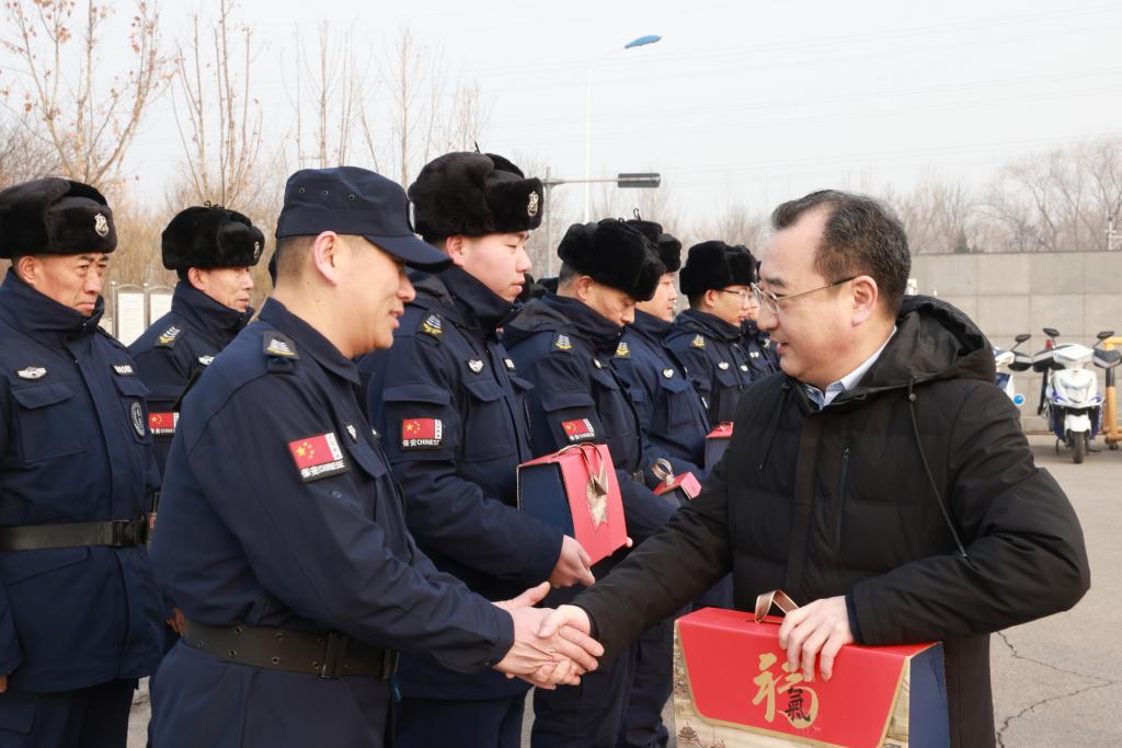 农历龙年除夕的师大校园年味正浓