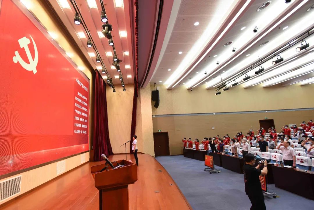 为青年安博app下载网站限时优惠讲授