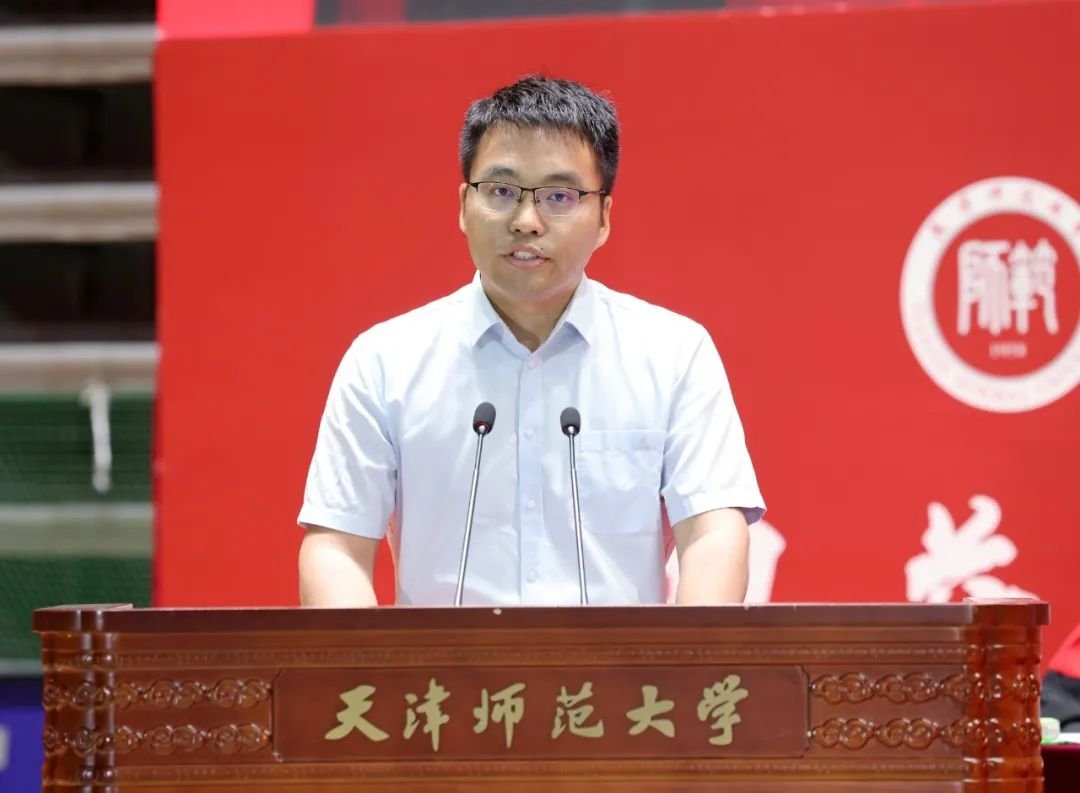 顺利取得学位