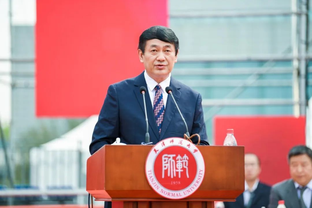 欧洲文明研究院院长侯建新